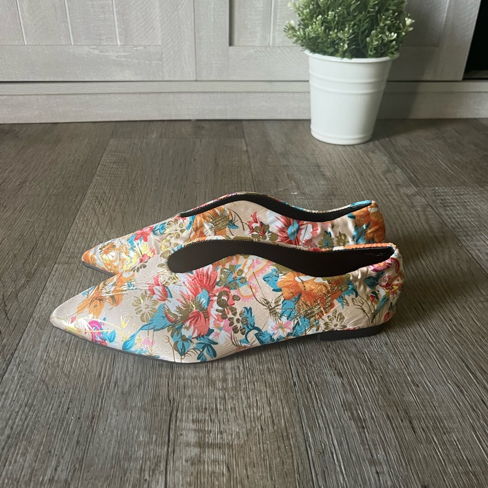 Floral Women's Shoes *PLEASE READ DESCRIPTION *